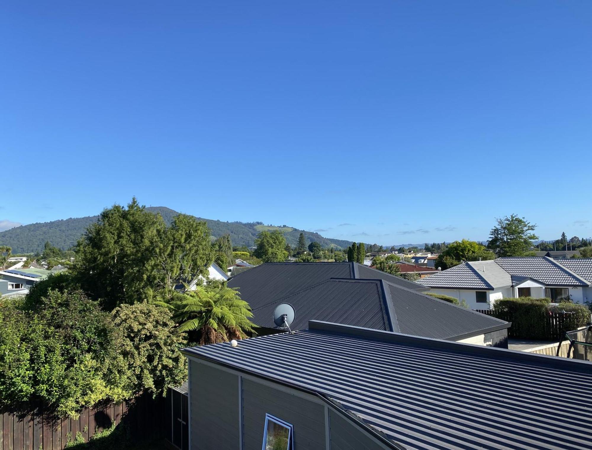 Spacious Retreat With Mountain View 罗托鲁阿 外观 照片