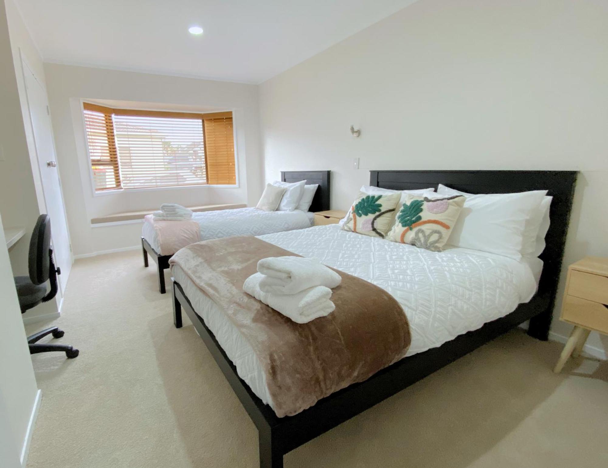Spacious Retreat With Mountain View 罗托鲁阿 外观 照片