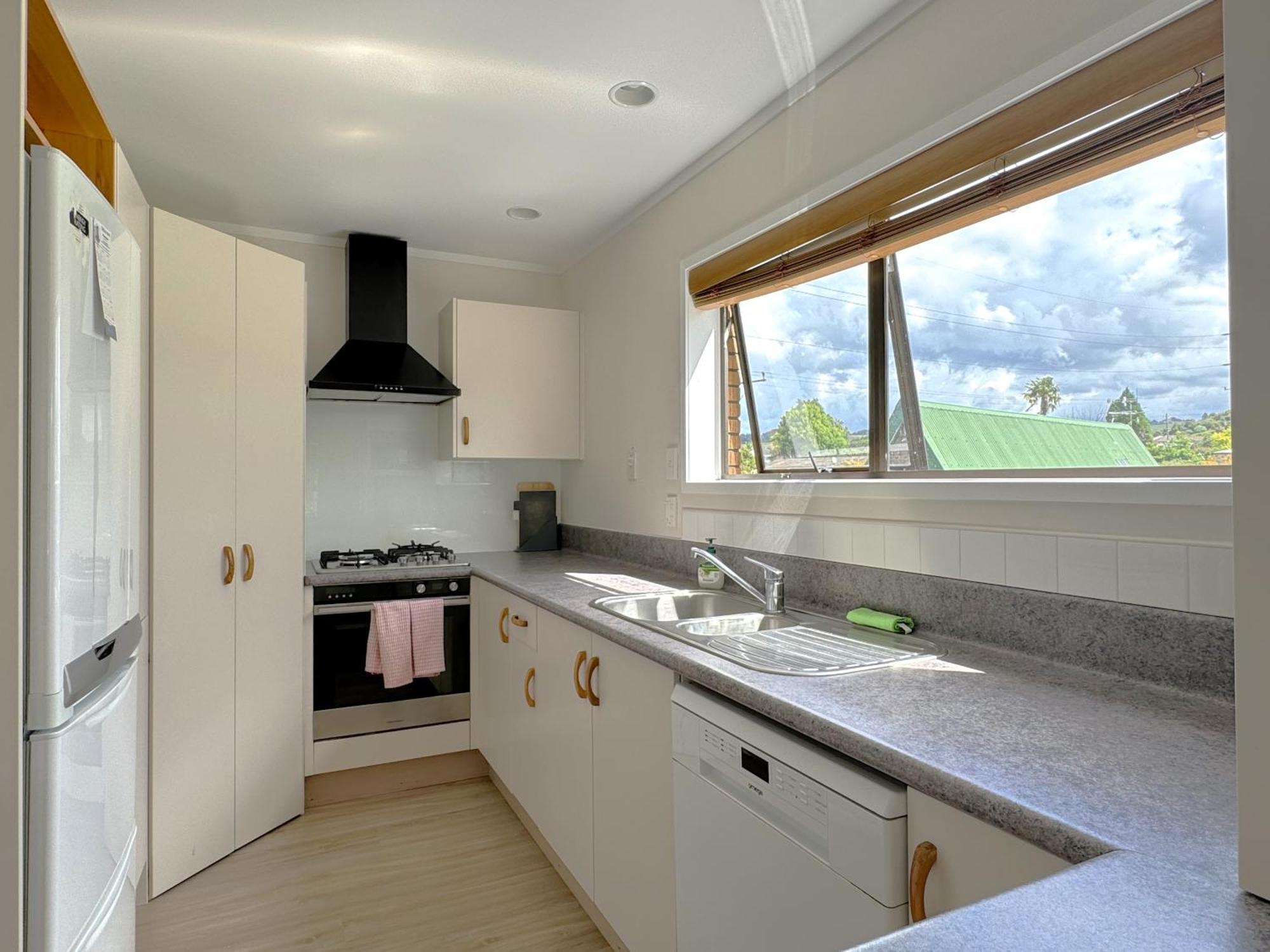 Spacious Retreat With Mountain View 罗托鲁阿 外观 照片